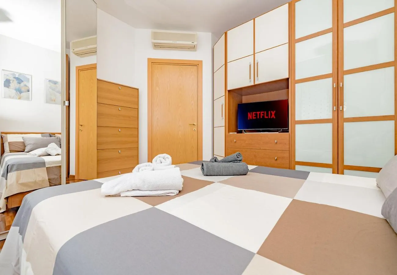 Arcimboldi'S Terrace & Private Parking Apartment Milan 0*,